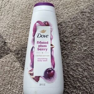 Dove Beauty Holiday Treat Limited Edition Frosted Plum Berry Body Wash 20 oz